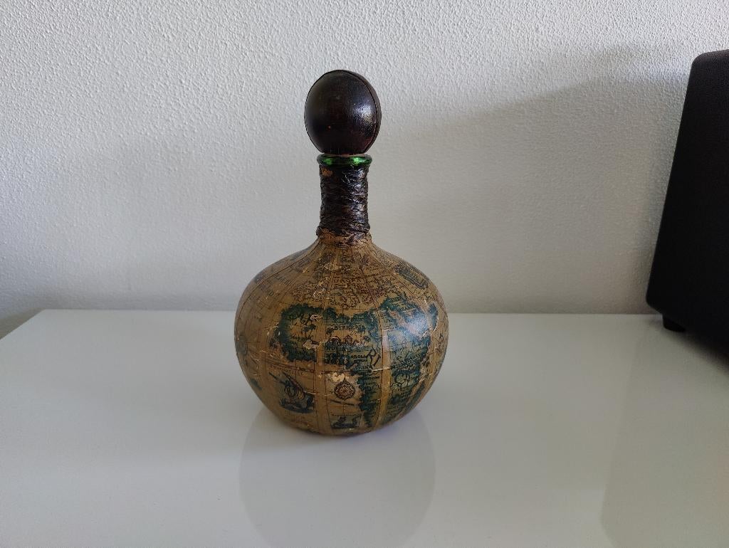 Vintage old-world map leather-wrapped decanter, Antiek en Kunst, Ophalen of Verzenden