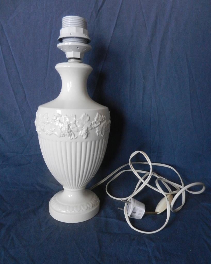 Wedgwood Edme lampvoet met druivenranken h. basis 27,5 cm., Overige materialen, Nieuw, Ophalen of Verzenden, Edme