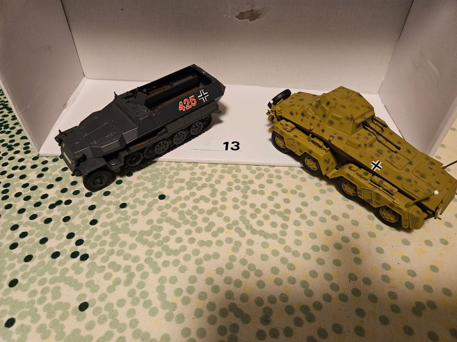 Militaire voertuigen WWII Duitsland  Hanomag en Puma  nr 13, Verzamelen, Militaria | Algemeen, Ophalen of Verzenden, Landmacht
