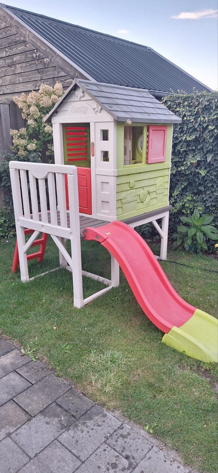 Smoby speelhuisje met glijbaan en deurbel - Verkleurd, Ophalen, Gebruikt, Kunststof