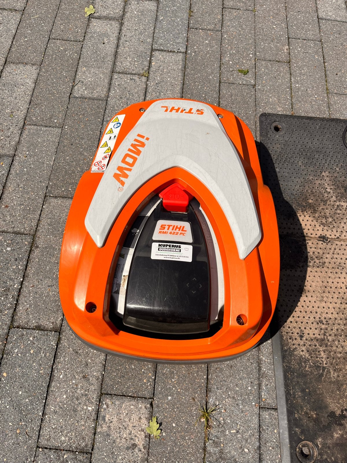 Stihl iMow RMI 422 PC Robotmaaier - Rechterwiel geblokkeerd, Tuin en Terras, Grasmaaiers, Cirkelmaaier, Gebruikt, Accu-grasmaaier