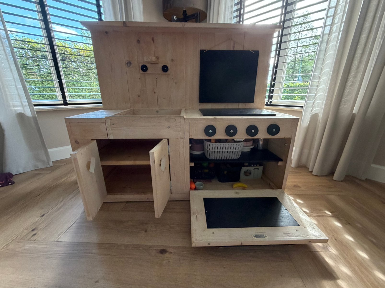 Steigerhouten speelkeuken, Ophalen, Zo goed als nieuw