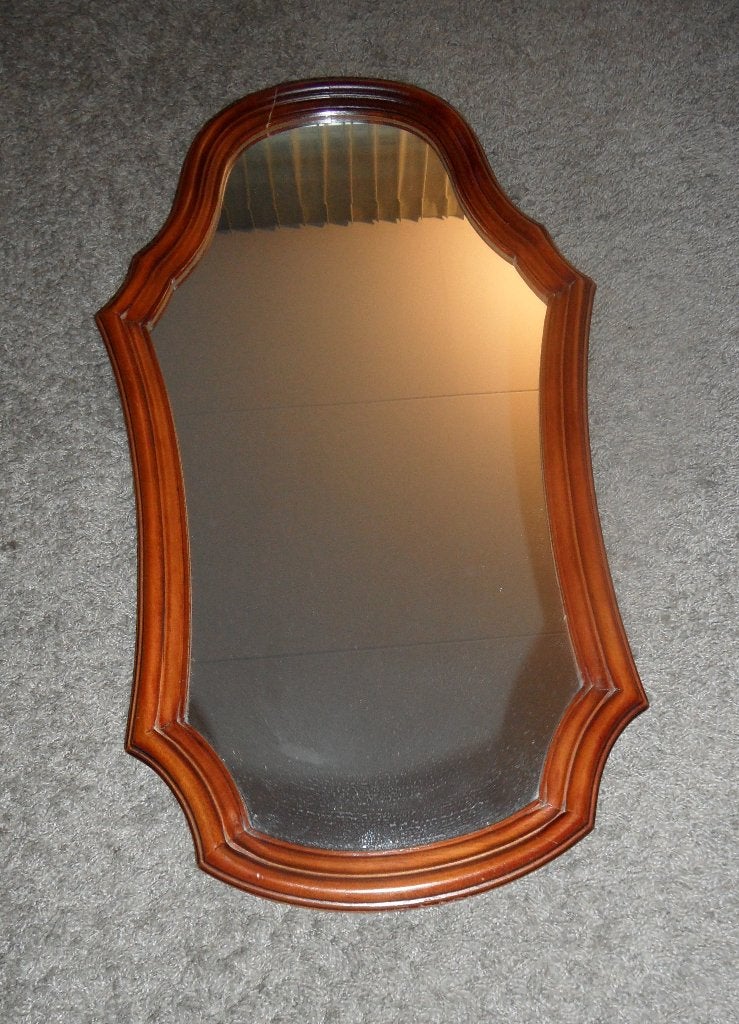 Mooie bruinhouten spiegel (met kleine beschadiging), Minder dan 50 cm, Gebruikt, Ophalen of Verzenden, Minder dan 100 cm