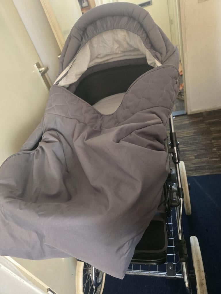 Roan Marita Combiwagen - Grijs met reiswieg, Kinderen en Baby's, Kinderwagens en Combinaties, Gebruikt, Combiwagen, Met reiswieg