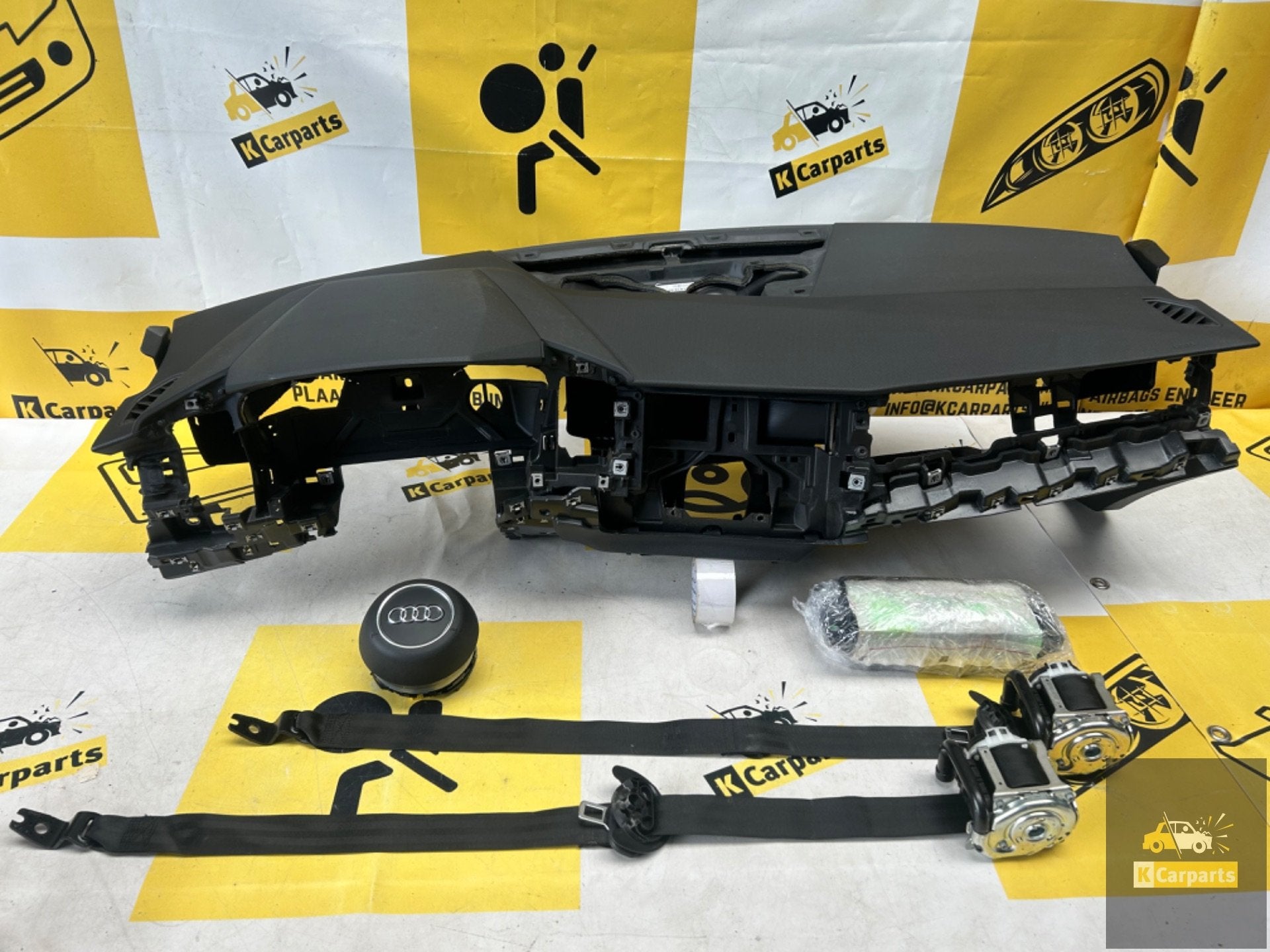 Audi A1 82A Compleet Airbagset Dashboard 2019-heden, Auto-onderdelen, Info@fabrikant.eu, Fabrikantstraat 1
1000 AA  Amsterdam, NL