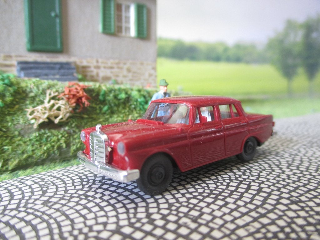 Mercedes Benz W110 190 / 200 D - Brekina donkerrood, Ophalen of Verzenden, Zo goed als nieuw, Auto, Brekina
