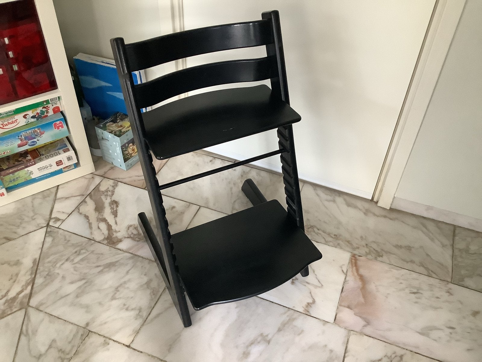 Stokke Tripp Trapp kinderstoel zwart (nieuw type) izgst, Ophalen, Zo goed als nieuw, Meegroeistoel
