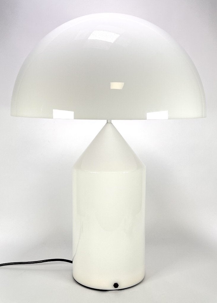 1282. Tafellamp, ontwerp Vico Magistretti voor Atollo