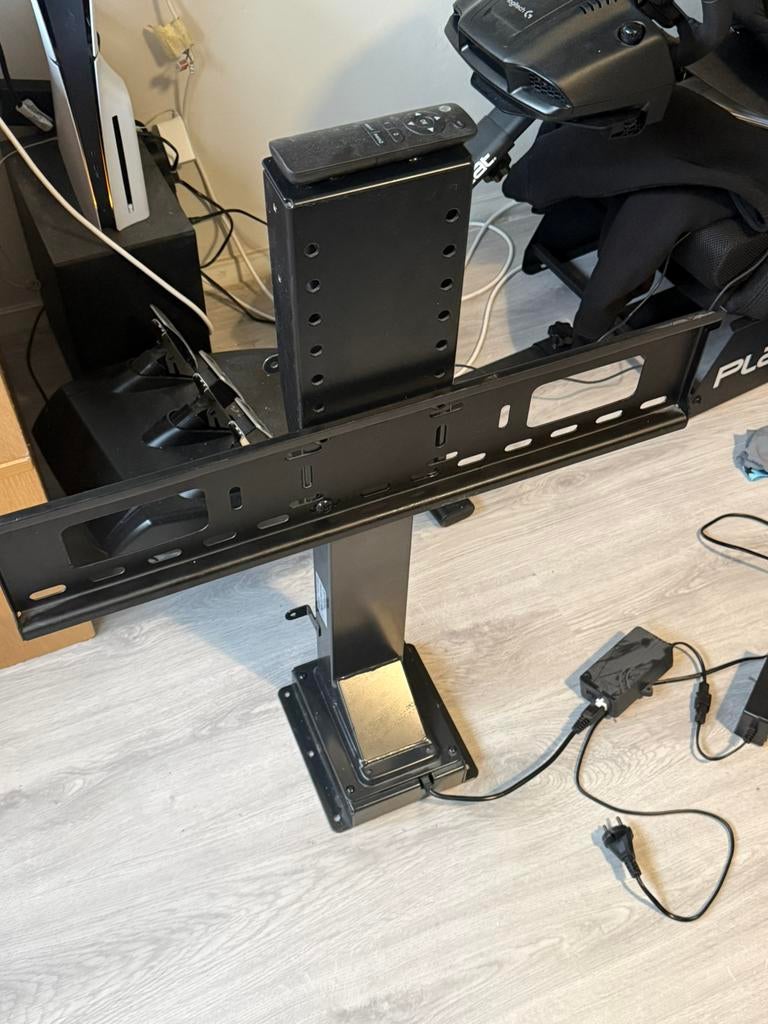 Tv lift, 50 Hz, Zo goed als nieuw, 100 cm of meer, Ophalen
