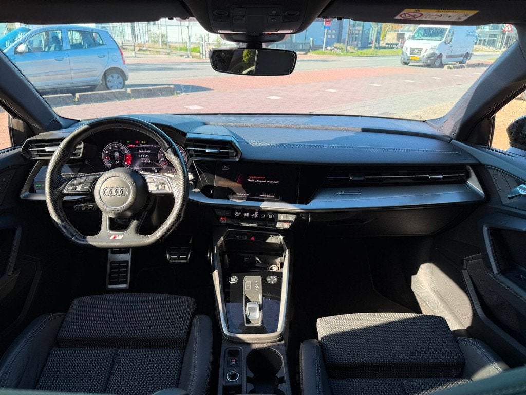 Audi A3 Sportback 35 TFSI S edition AUT|Navi|ACC|Stoelverwar, 12 maanden, 4 cilinders, Leder en Stof, Zwart