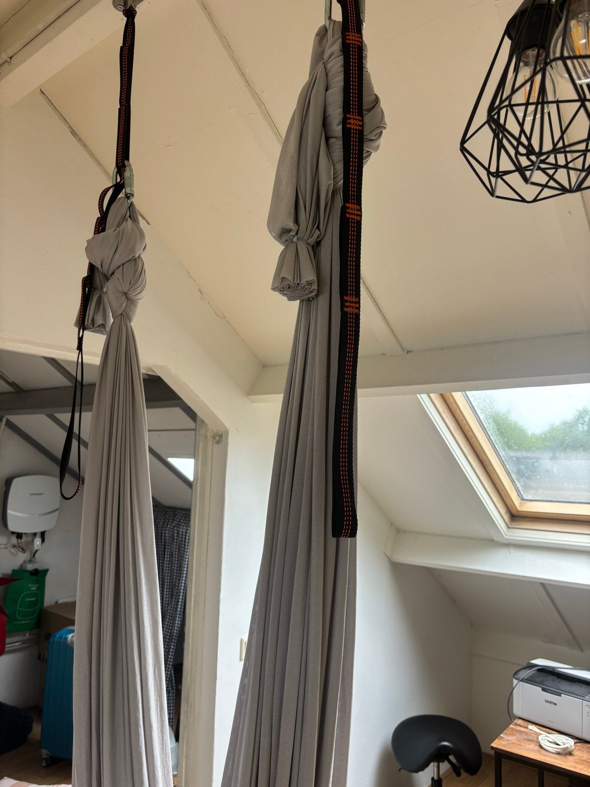 Lichtgrijs Aerial Yoga Doek met Banden en Haken, Ophalen of Verzenden, Zo goed als nieuw, Yoga-accessoire