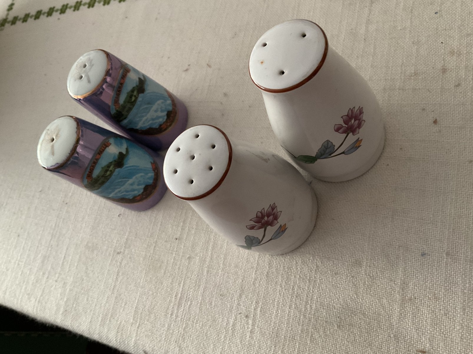 Pepper and salt shaker, Ophalen, Zo goed als nieuw