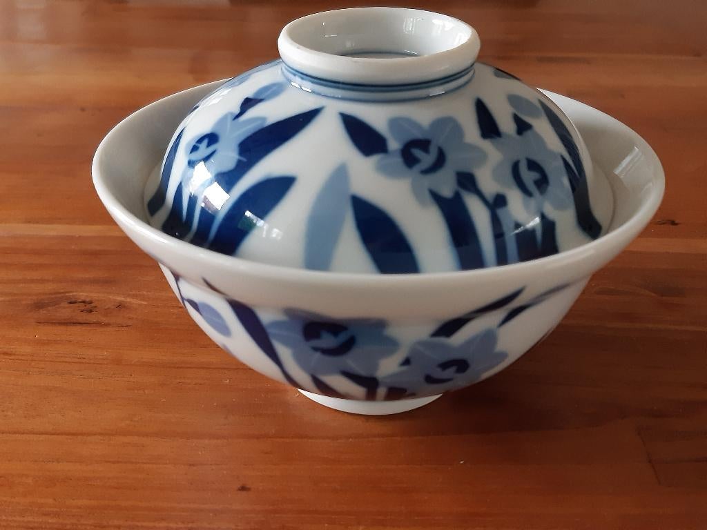 Thais porseleinen klapmuts, Verzenden