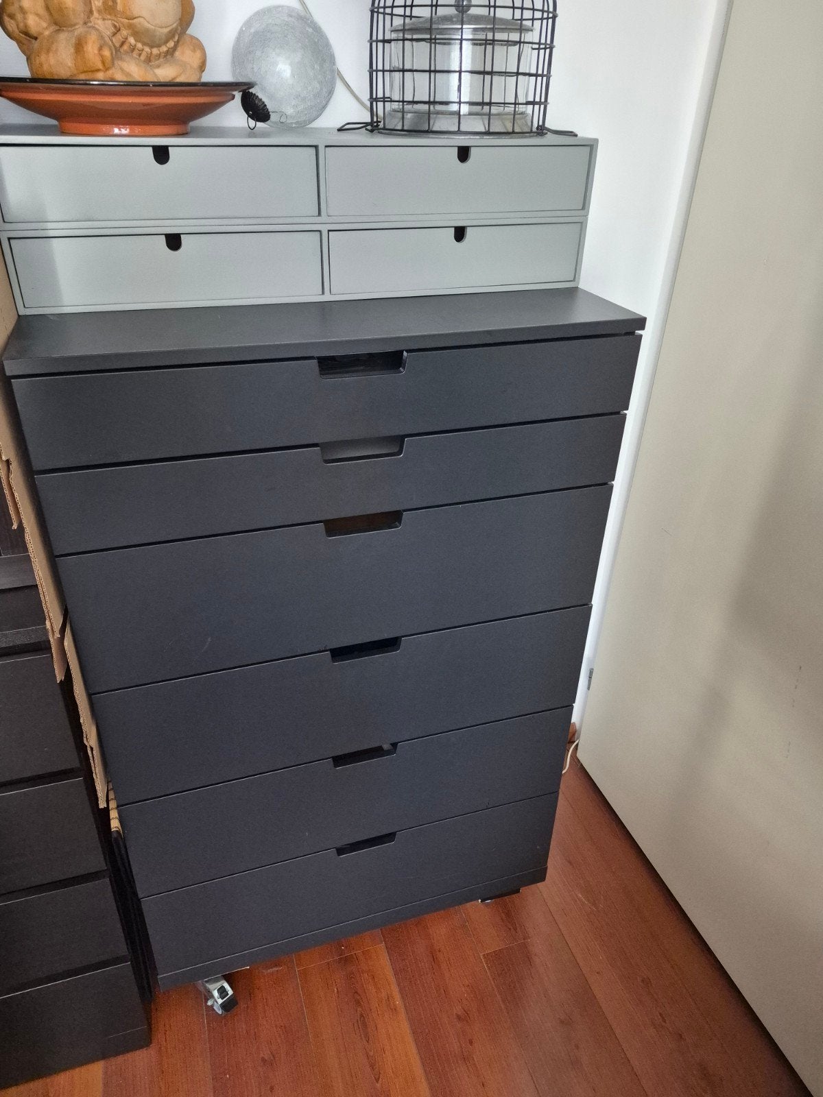 Ruime zwarte ladekast - lijkt op Nordli van Ikea, Huis en Inrichting, Ophalen, 5 laden of meer, 100 tot 150 cm, 50 tot 100 cm