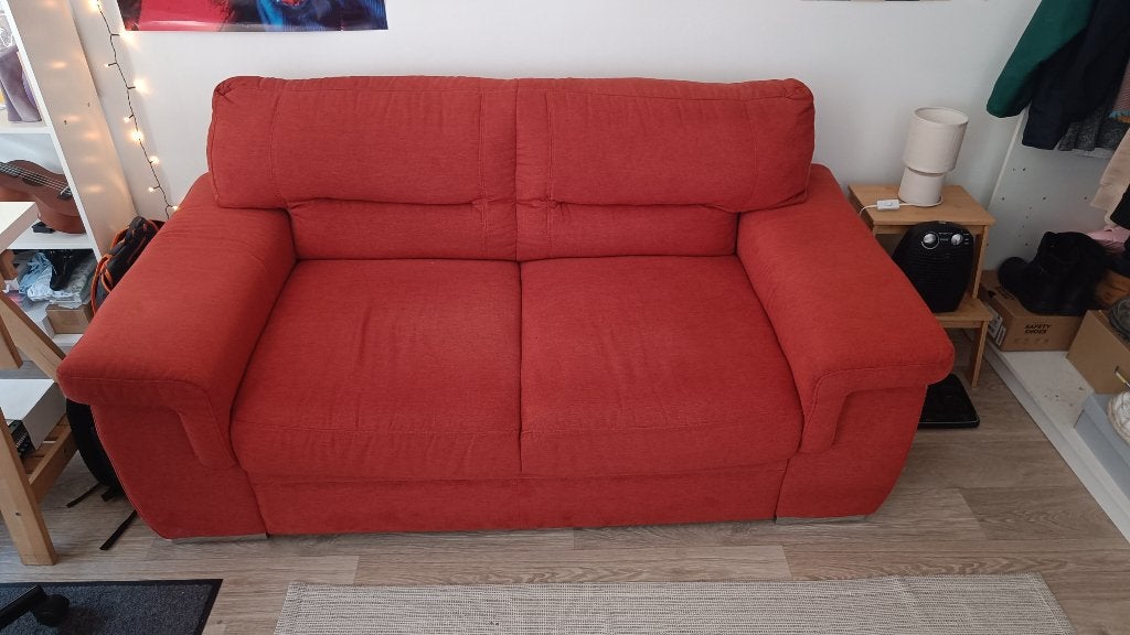 Comfortable red sofa, Ophalen, 150 tot 200 cm, Tweepersoons, 75 tot 100 cm
