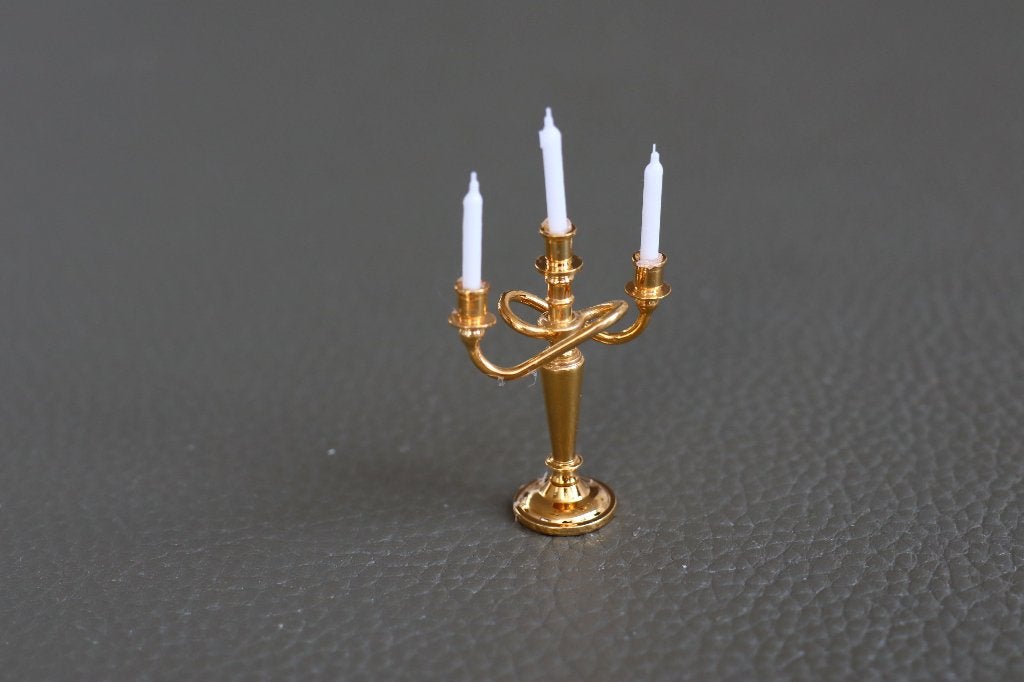 Mooie goudkleurige metalen kaarsen kandelaar met 3 kaarsen., Verzamelen, Ophalen of Verzenden, Nieuw, Gebruiksvoorwerp