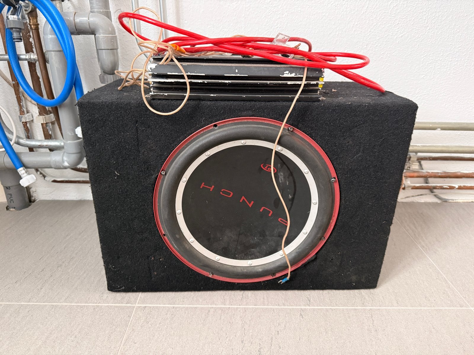 Subwoofer, Rockford Fosgate Punch Subwoofer met Versterker, Gebruikt, Inclusief kabels, Subwoofer, Ophalen