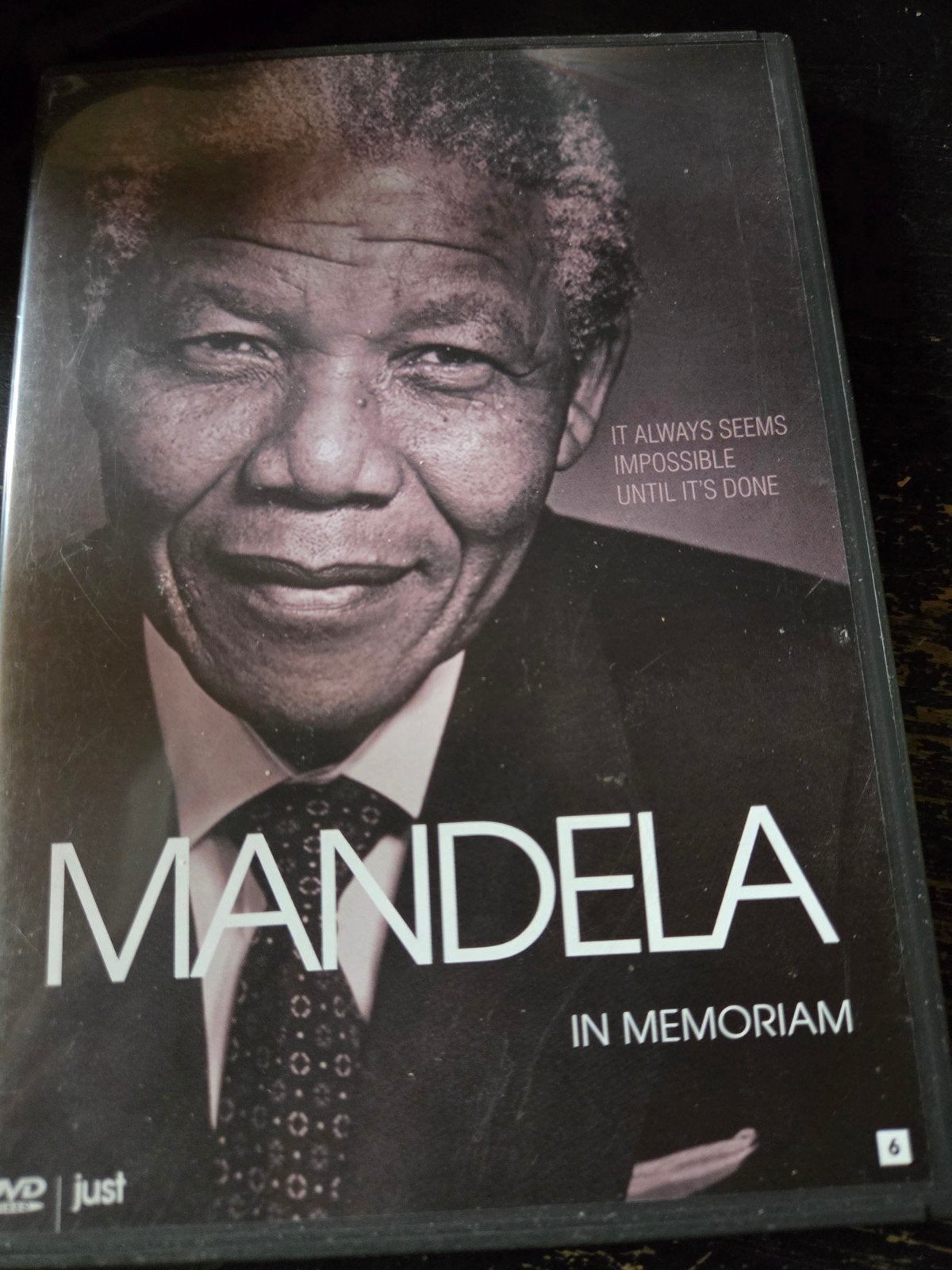Mandela in Memoriam, Vanaf 16 jaar, Ophalen of Verzenden, Zo goed als nieuw, Oorlog of Misdaad