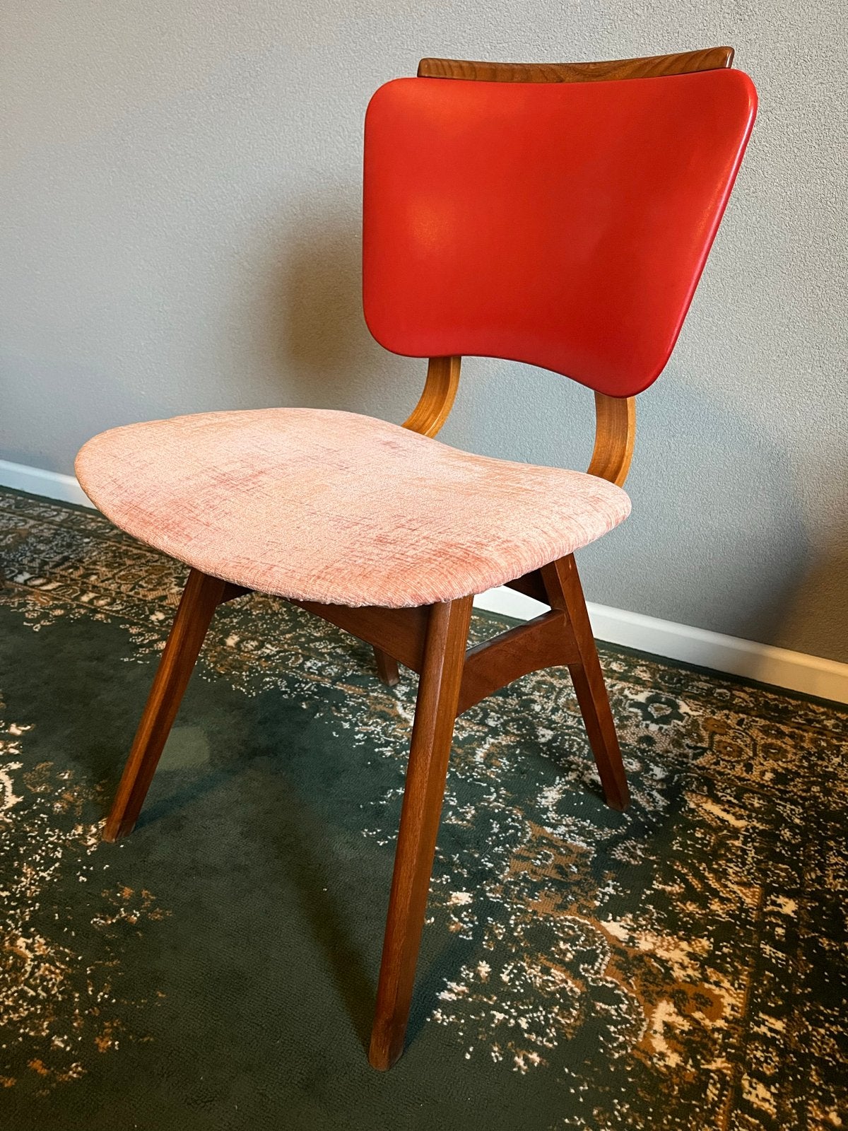 2x Vintage retro stoel | Jaren 50/60 stijl, Huis en Inrichting, Gebruikt, Ophalen of Verzenden, Eén, Rood