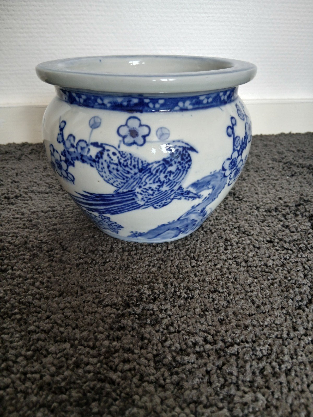 Antieke Chinese porseleinen bloempot met vogel en bloesem, Ophalen of Verzenden