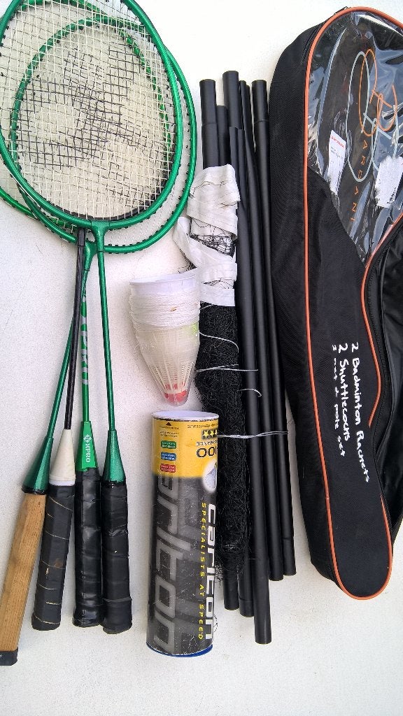 TE koop aangeboden mooi badminton set doe gepast bod., Ophalen of Verzenden, Zo goed als nieuw, Racket(s)