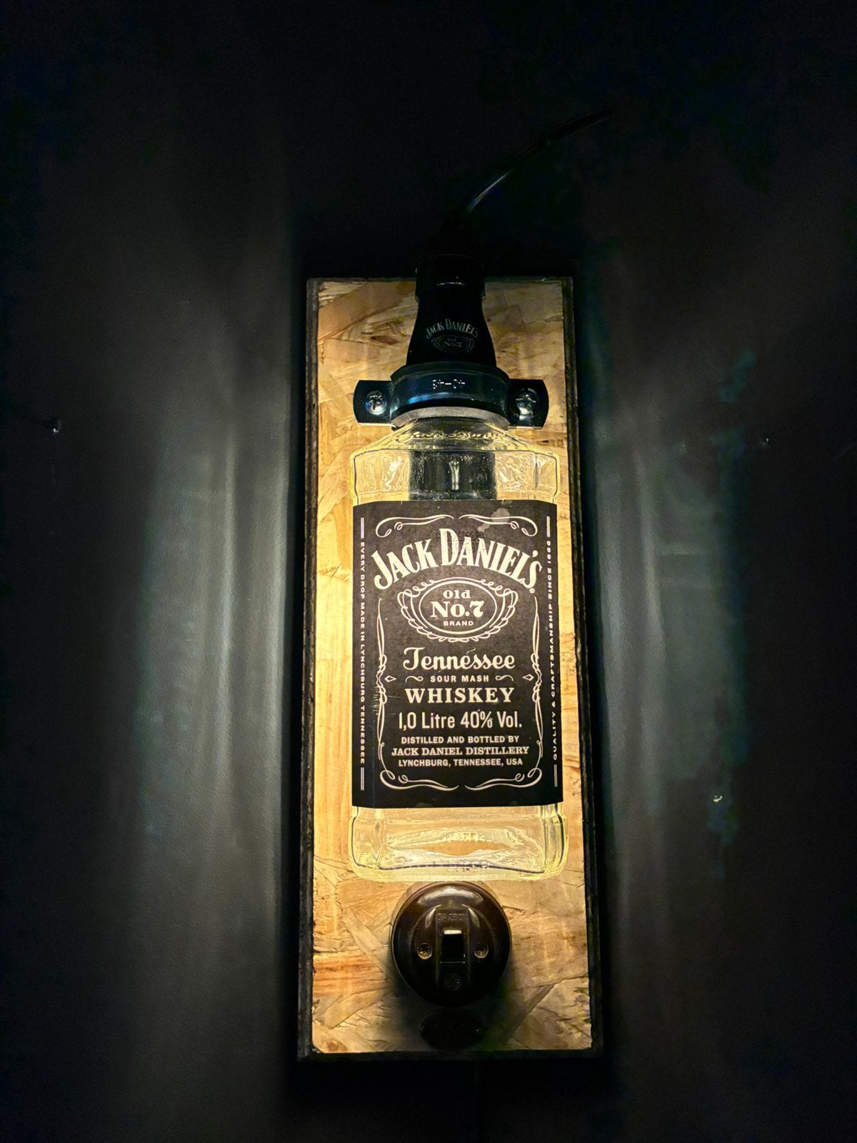 Jack Daniel’s Wandlamp met oude bakeliet schakelaar., Met schakelaar, Nieuw, Wandlamp, Glas
