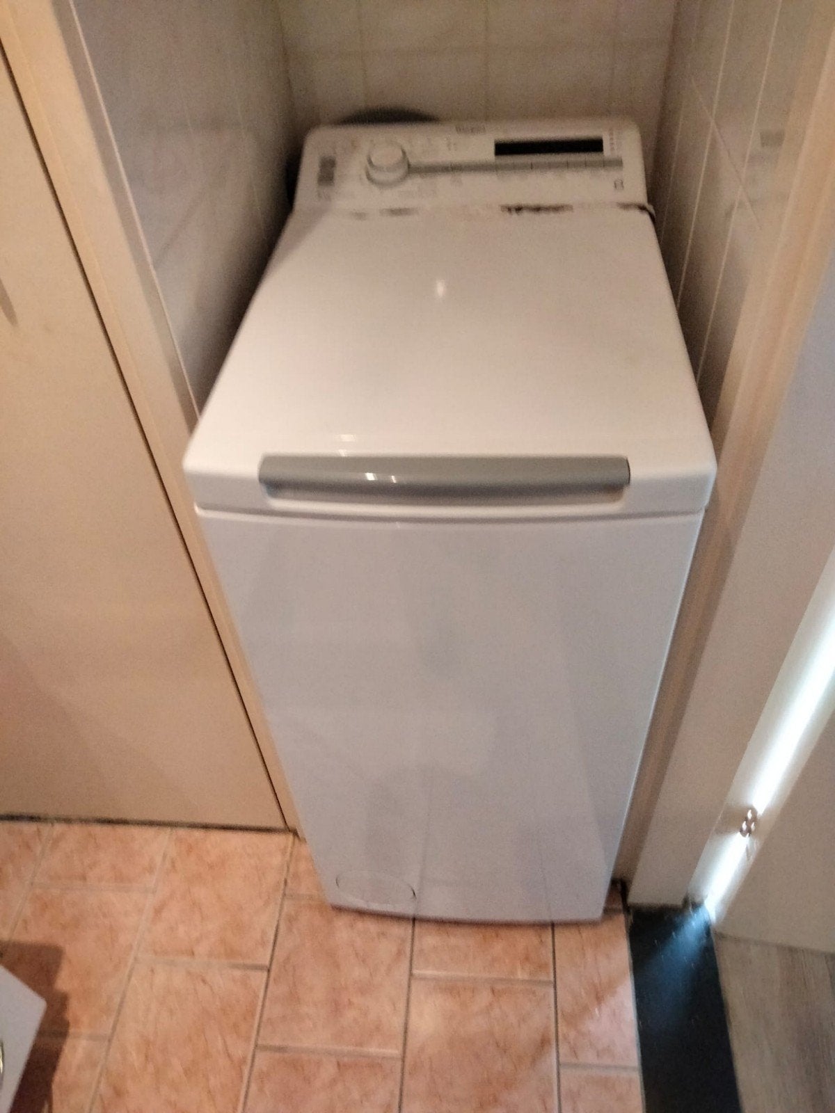 Gratis af te halen: Whirlpool wasmachine, Ophalen, 4 tot 6 kg, Bovenlader, 85 tot 90 cm