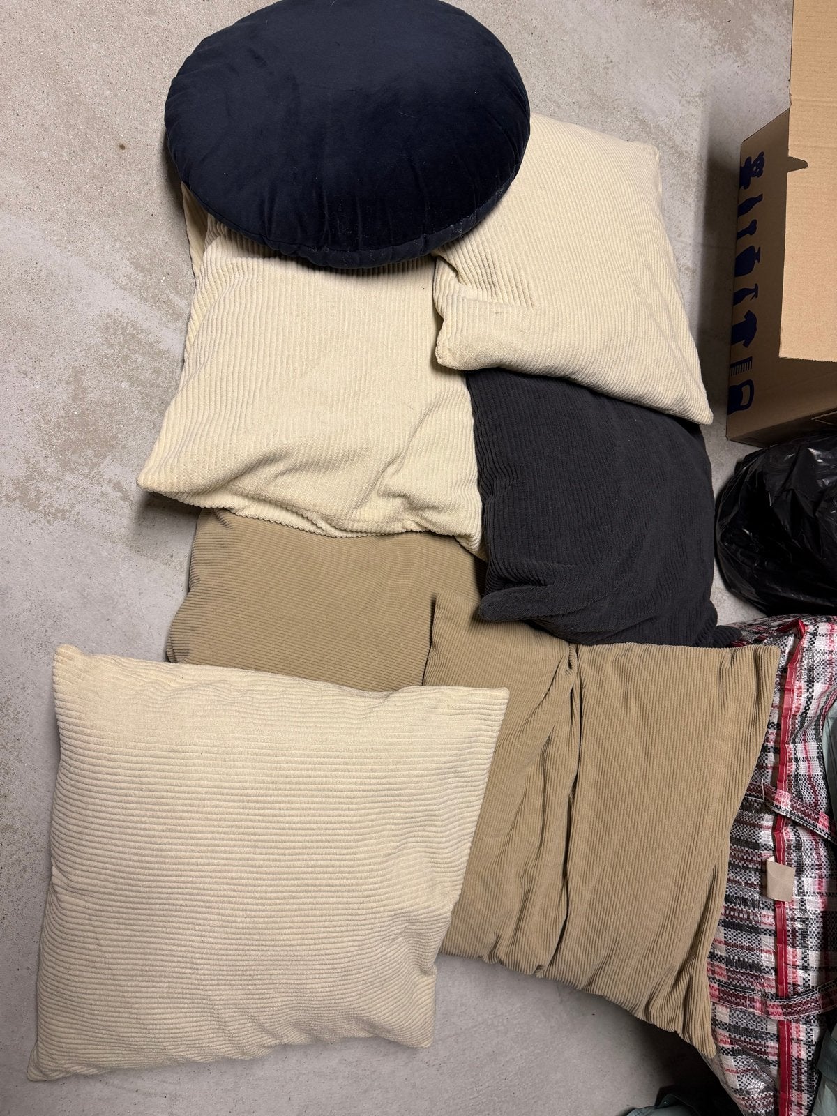7 Kussens voor op de bank - Wasbare hoezen, Ophalen, Gebruikt, Beige, Vierkant