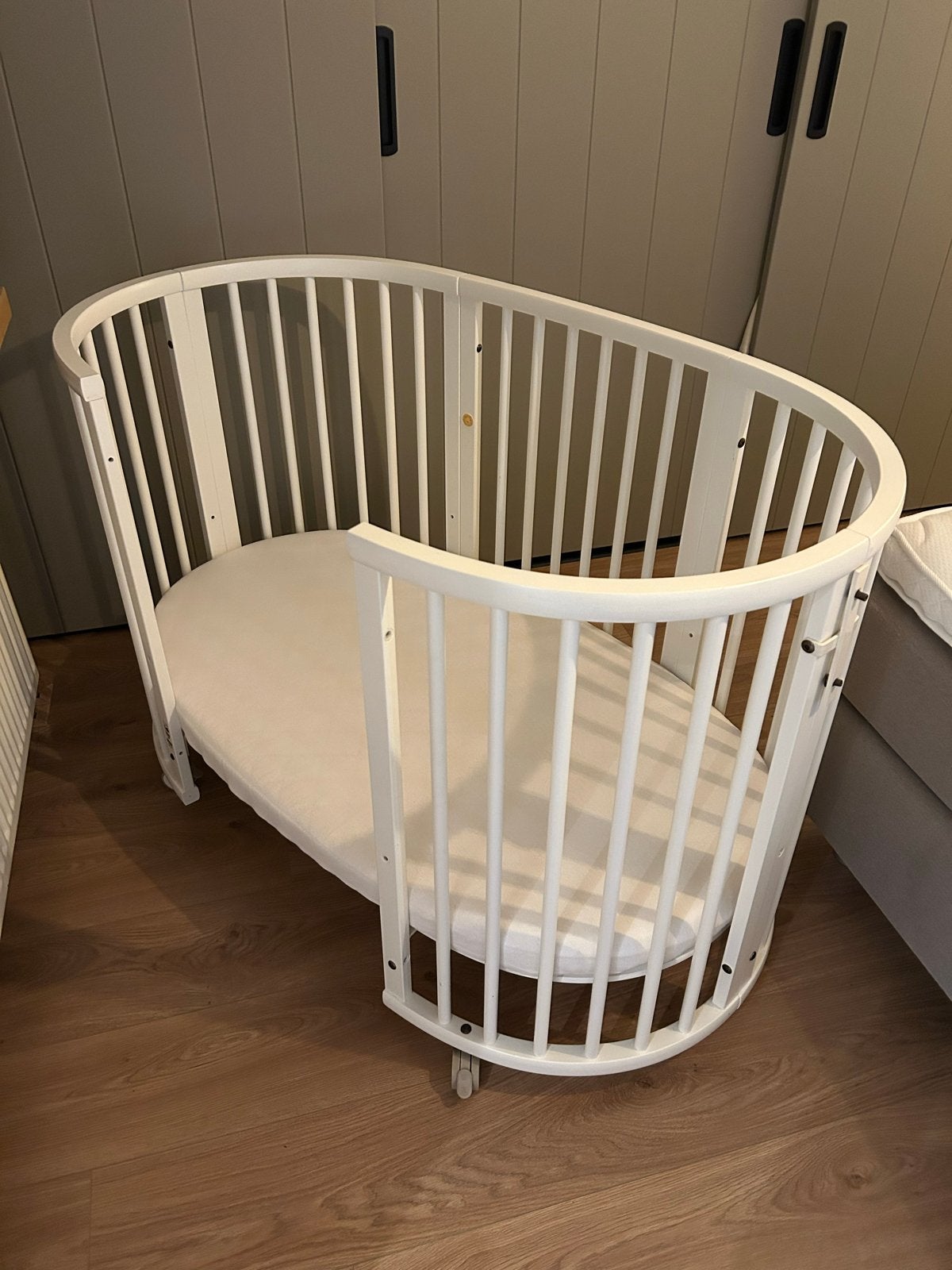 Stokke Sleepi Mini Wieg met Extension Bed Kit, Ophalen, Gebruikt, Wieg
