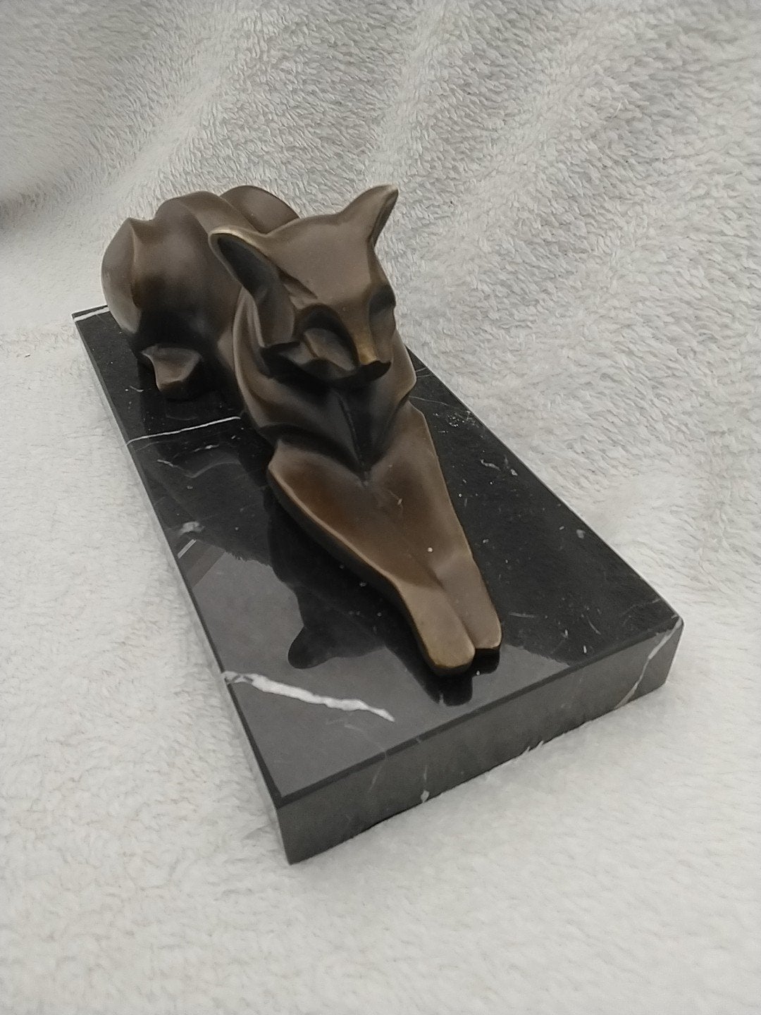 Art Deco Kat op Marmeren Sokkel - De Coux, Minder dan 20 cm, Art deco, Ophalen of Verzenden, Beeld