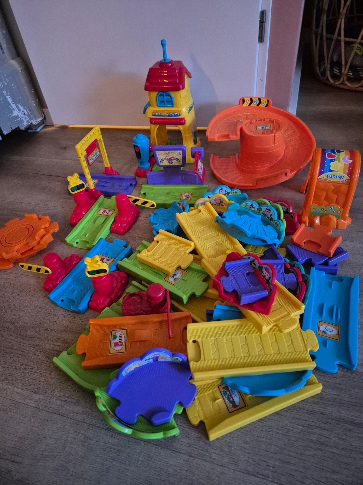 Auto toet toet treinstation, Kinderen en Baby's, Speelgoed | Vtech, Ophalen, 2 tot 4 jaar