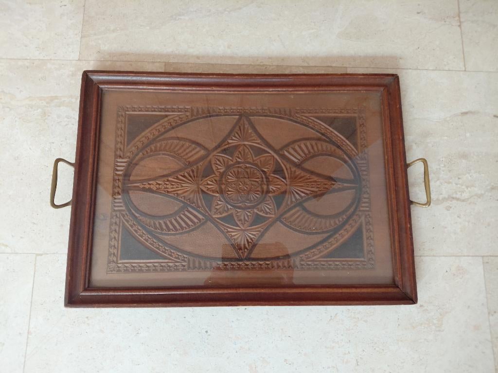Dienblad met ingewikkeld houtsnijwerk onder glas, Antiek en Kunst, Ophalen of Verzenden