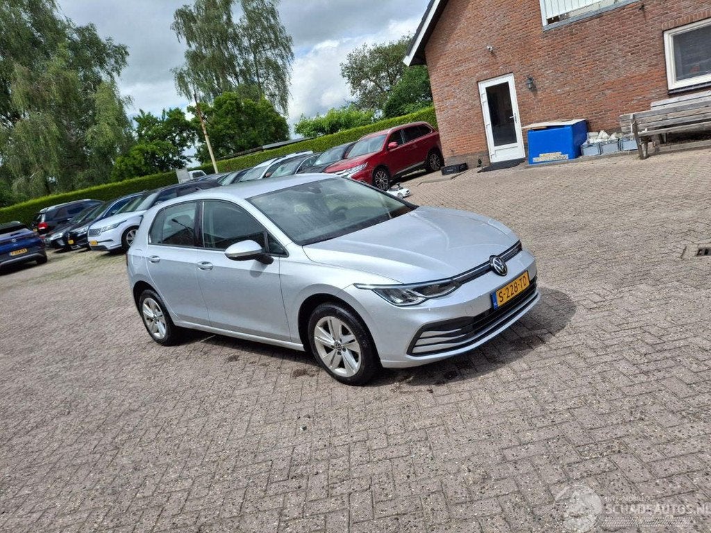 Volkswagen Golf 1.0 hybrid 110pk automaat navi (bj 2023), Auto diversen, Schadeauto's, Automaat, Overige carrosserieën, Volkswagen