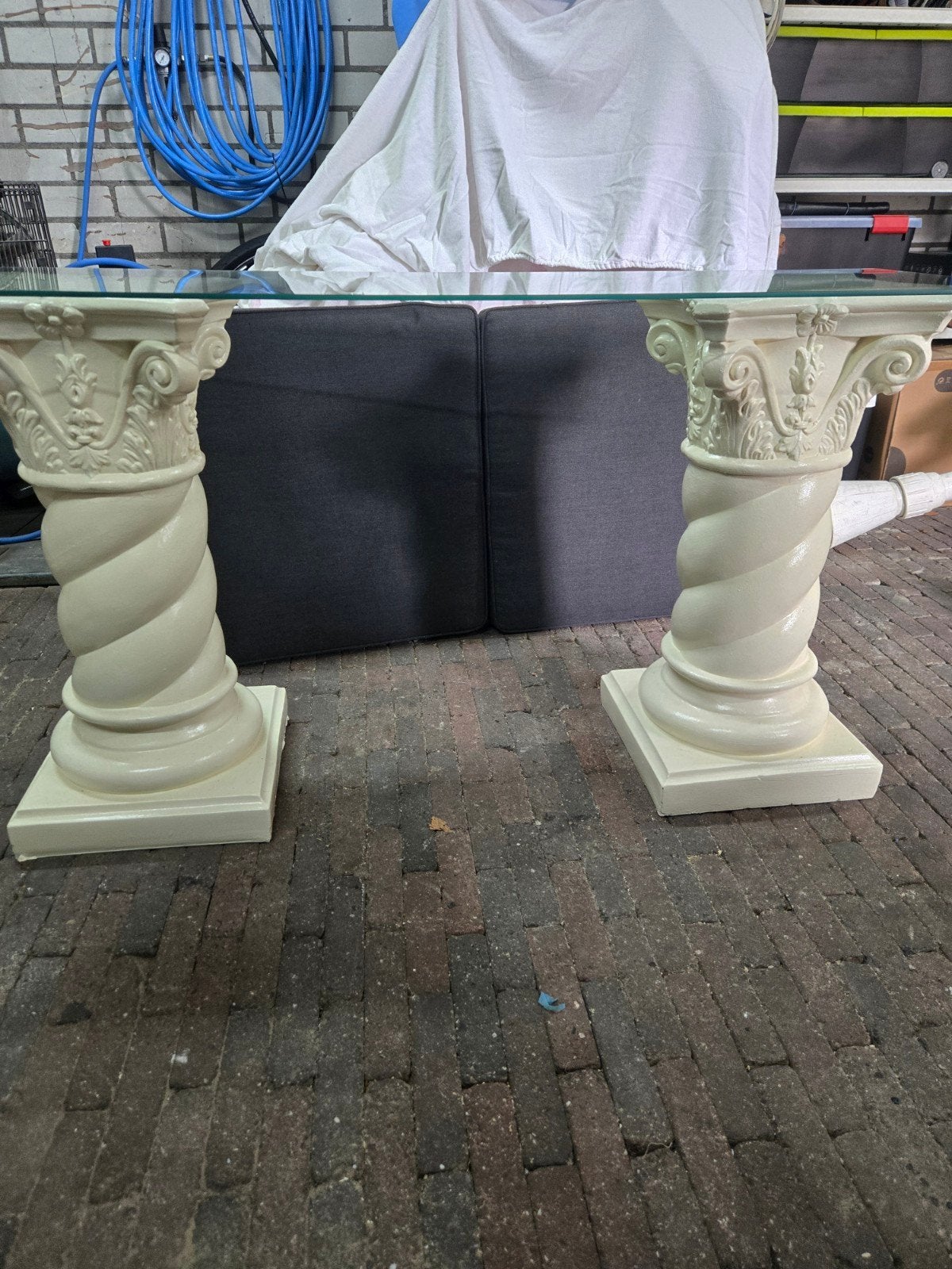 2 pilaren met glasplaat, Huis en Inrichting, Woonaccessoires | Zuilen en Pilaren, Ophalen