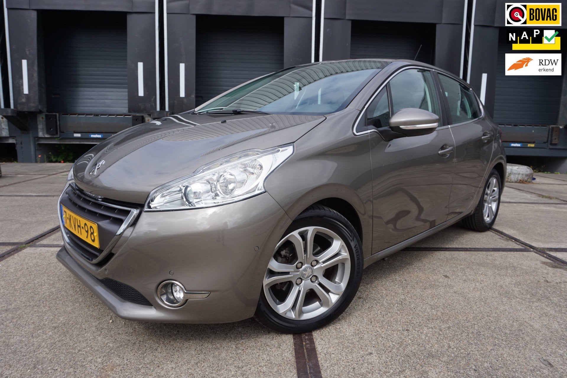 Peugeot 208 1.6 VTi Allure, Auto's, Euro 5, Stof, Gebruikt, Zwart
