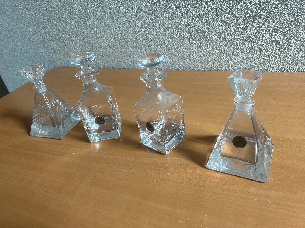 Vier glazen whisky/parfum potjes, Ophalen of Verzenden