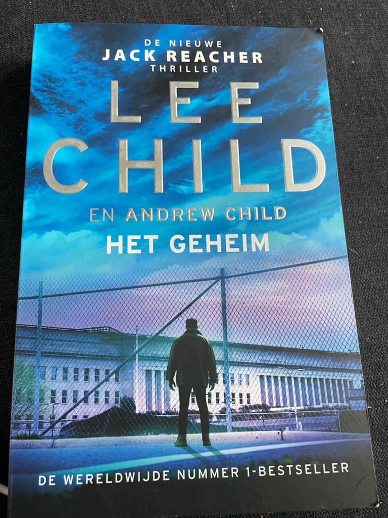 Lee Child - Het geheim, Lee Child; Andrew Child, Ophalen of Verzenden, Zo goed als nieuw, Nederland