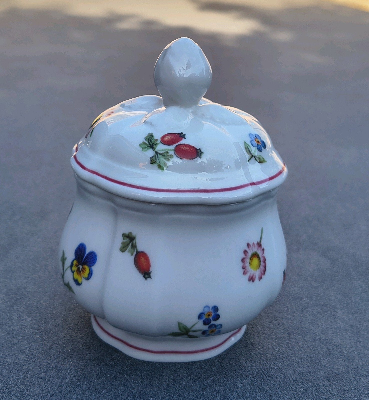 Villeroy & Boch Petite Fleur Suikerpot, Overige typen, Ophalen of Verzenden, Zo goed als nieuw, Overige stijlen