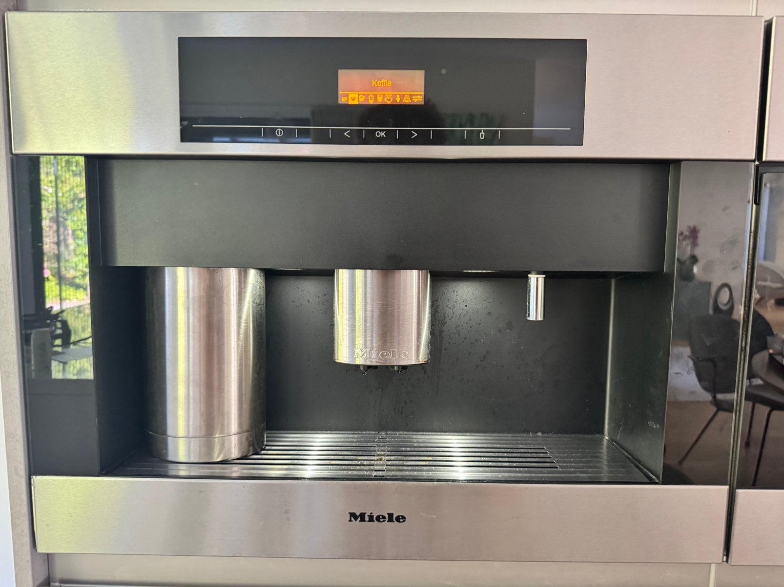 Miele inbouw koffiemachine CVA 5065, Ophalen, Gebruikt, 10 kopjes of meer, Koffiemachine