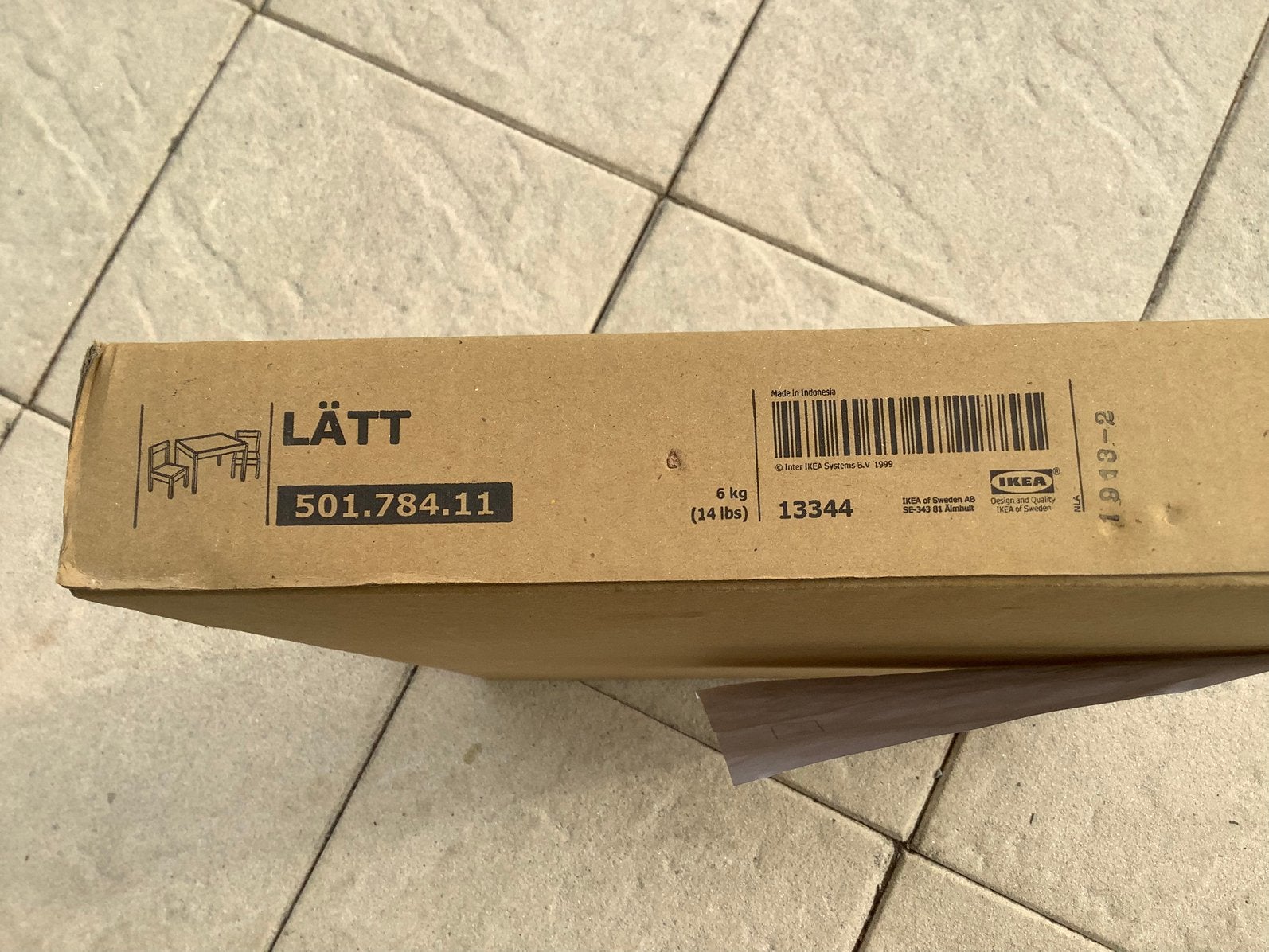 Ikea Lätt kindertafel met 2 stoelen, Kinderen en Baby's, Kinderkamer | Tafels en Stoelen, Ophalen, Nieuw, Stoel(en)
