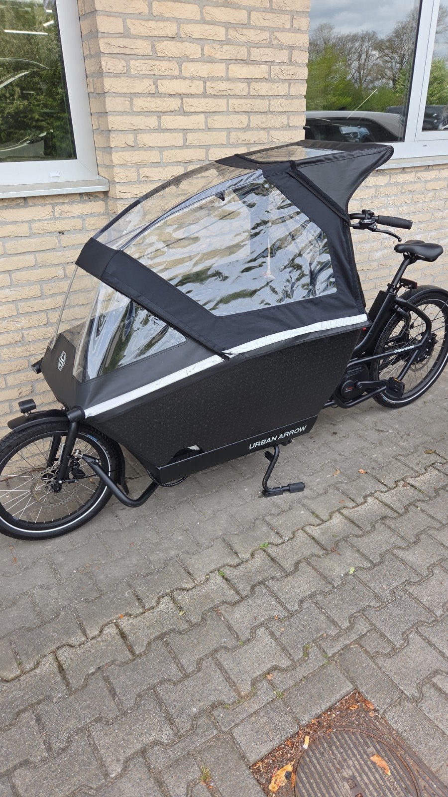 Urban Arrow Family bakfiets, 3 kinderen, Huif, Zo goed als nieuw, Schijfrem