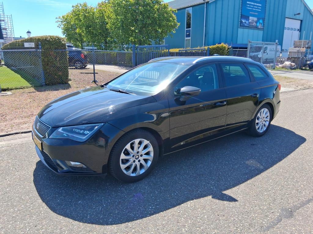 Seat Leon 1.0 Ecotsi 115PK 2016 Zwart, Voorwielaandrijving, 1136 kg, Leon, 610 kg
