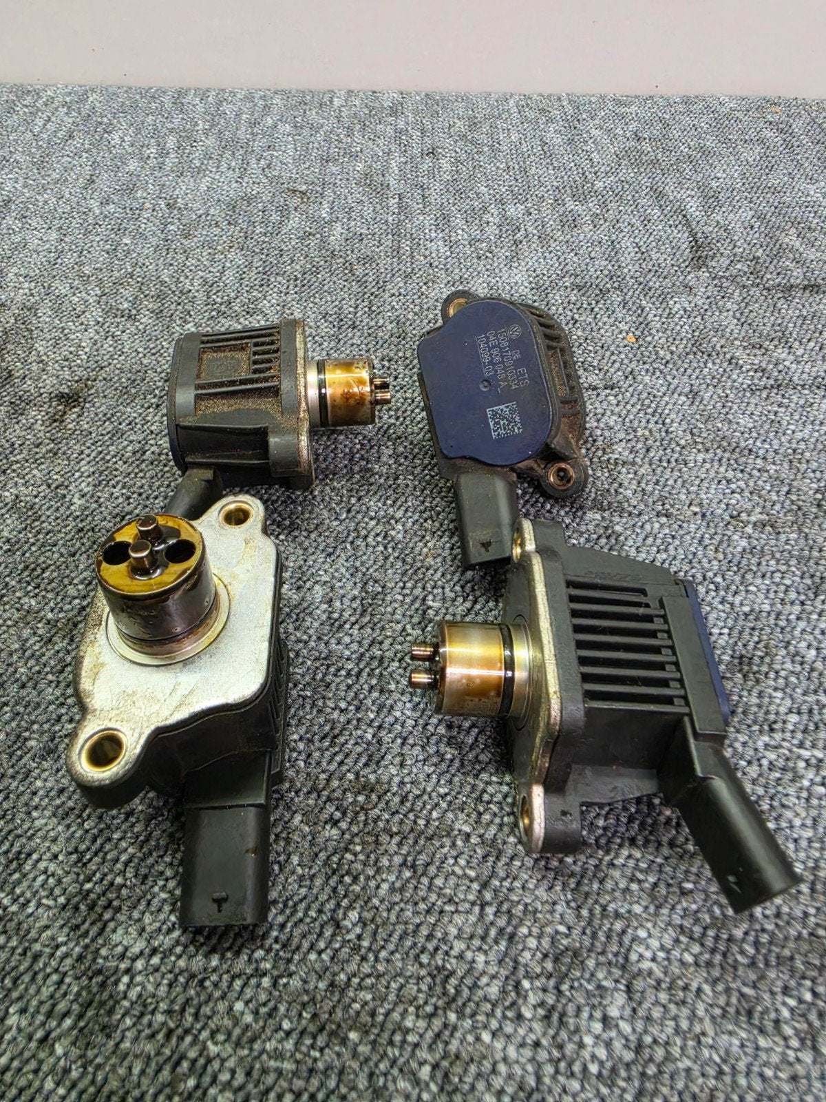 Volkswagen Nokkenasventiel 04E906048A, Ophalen