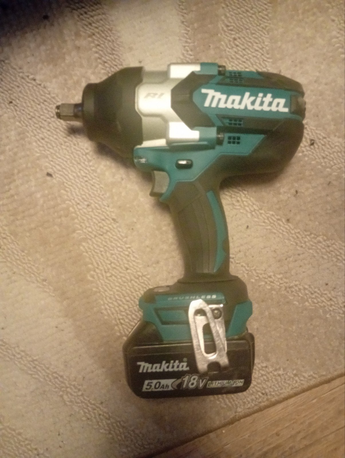 Makita DTW1002 18V Accu Slagmoersleutel - Zo goed als nieuw, 600 watt of meer, Variabele snelheid, Overige typen, Ophalen of Verzenden