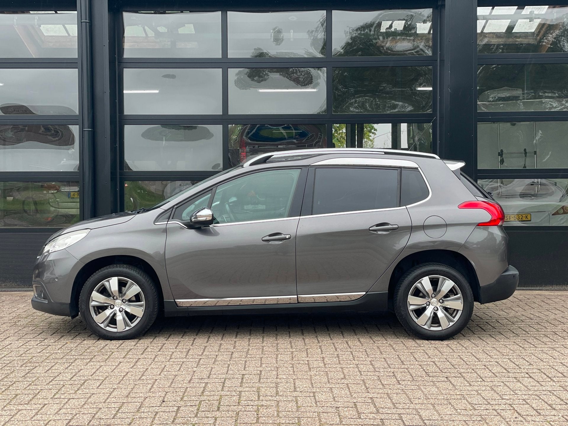 Peugeot 2008 1.2 VTi Allure Pack Premium Plus / Panorama dak, Auto's, Euro 5, 450 kg, 1199 cc, 82 pk