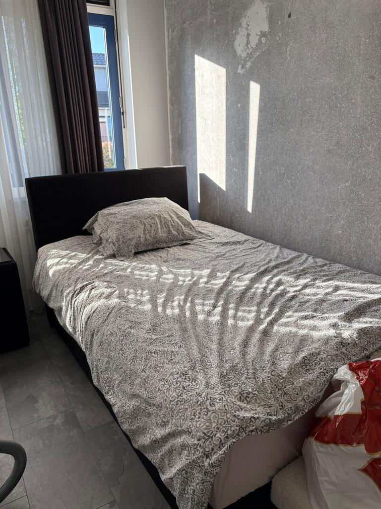 Twijfelaar boxspring 120x200 gratis af te halen in Huissen, Gebruikt, Zwart, Ophalen of Verzenden, Twijfelaar