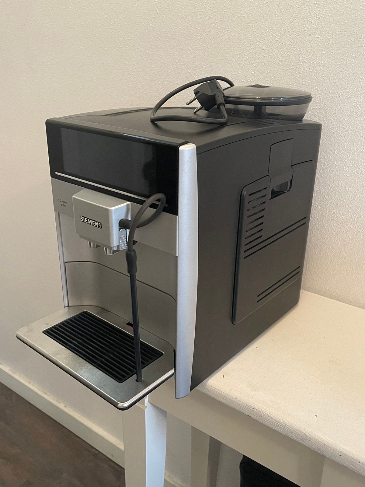 Siemens EQ6 plus s300, Ophalen, Gemalen koffie, Afneembaar waterreservoir
