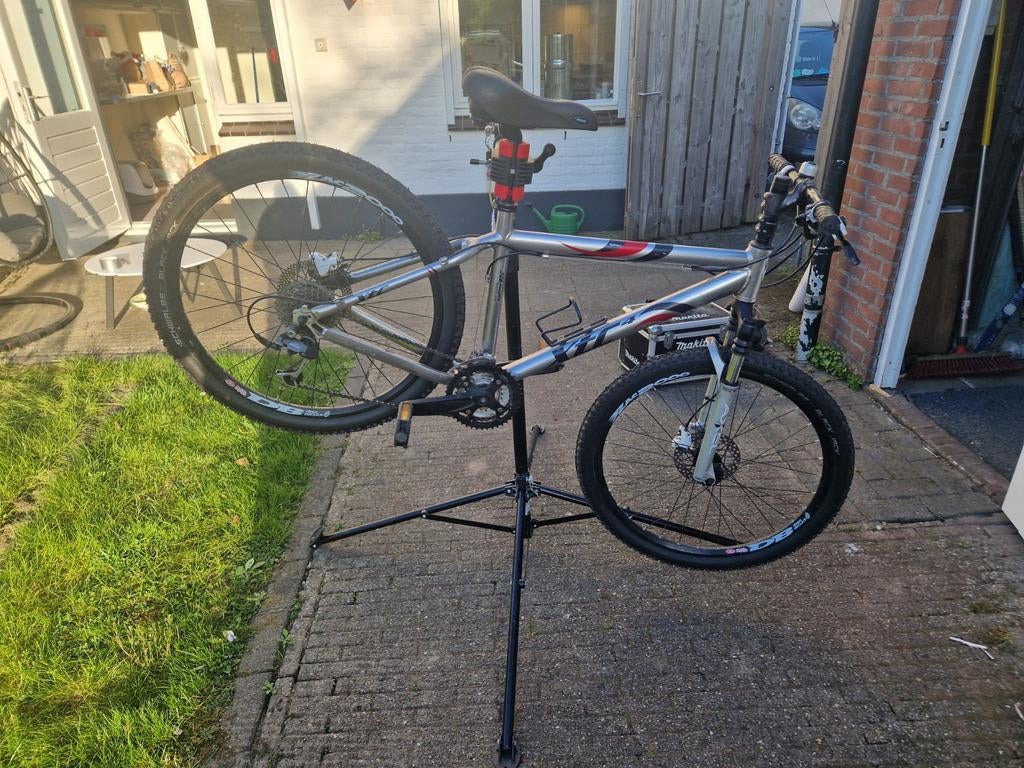 Inklapbare Fietsen montage standaard, Fietsen en Brommers, Fietsaccessoires | Fietsgereedschap, Ophalen, Zo goed als nieuw
