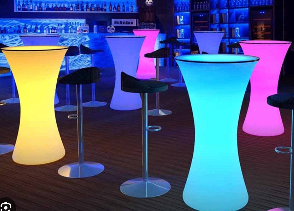 2x led statafel izgs met glasplaat, Ophalen, Zo goed als nieuw