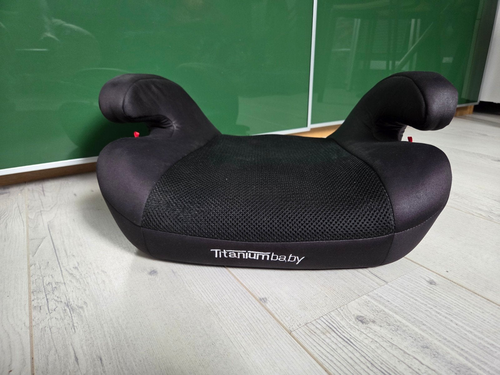 Titaniumbaby Zitverhoger met Isofix - Zwart, Kinderen en Baby's, Autostoeltjes, Ophalen of Verzenden, Gebruikt, Overige merken